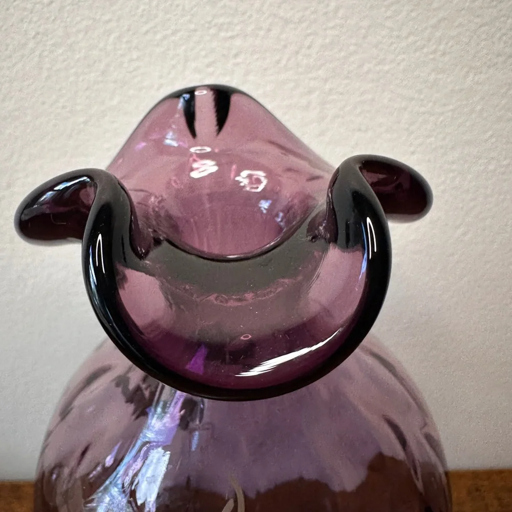 VTG Fenton Plum Amethyst Diamond Optic Glass Vase Hand Painted Grapes Ruffled